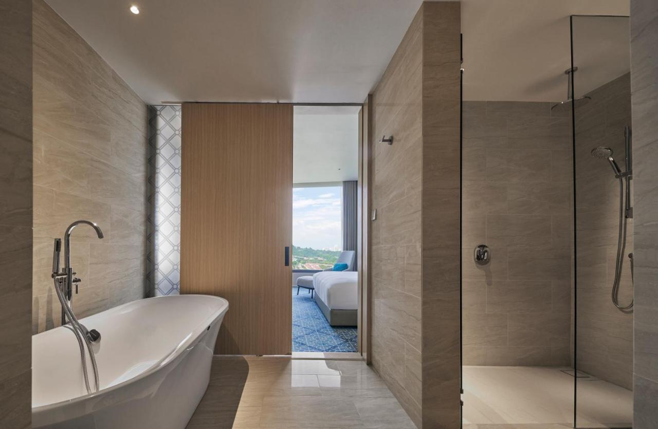 Amari Spice Penang Otel Bayan Lepas Dış mekan fotoğraf Bathroom