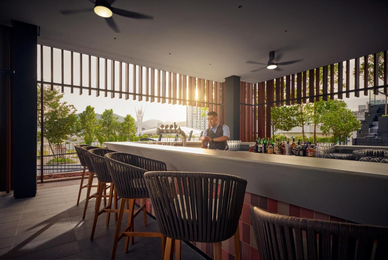 Amari Spice Penang Otel Bayan Lepas Dış mekan fotoğraf The Sky Bar