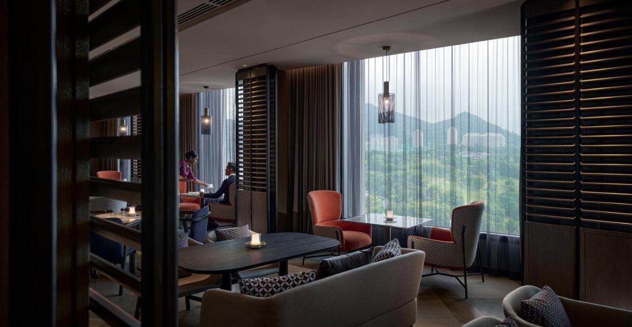 Amari Spice Penang Otel Bayan Lepas Dış mekan fotoğraf The Lounge at the airport